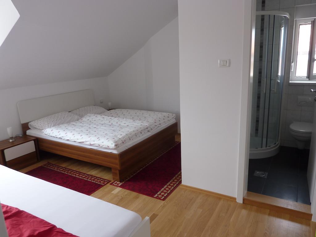 Rooms & Apartment Mira G. Postojna Ruang foto