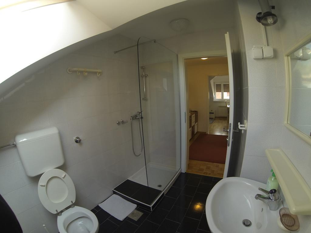 Rooms & Apartment Mira G. Postojna Ruang foto