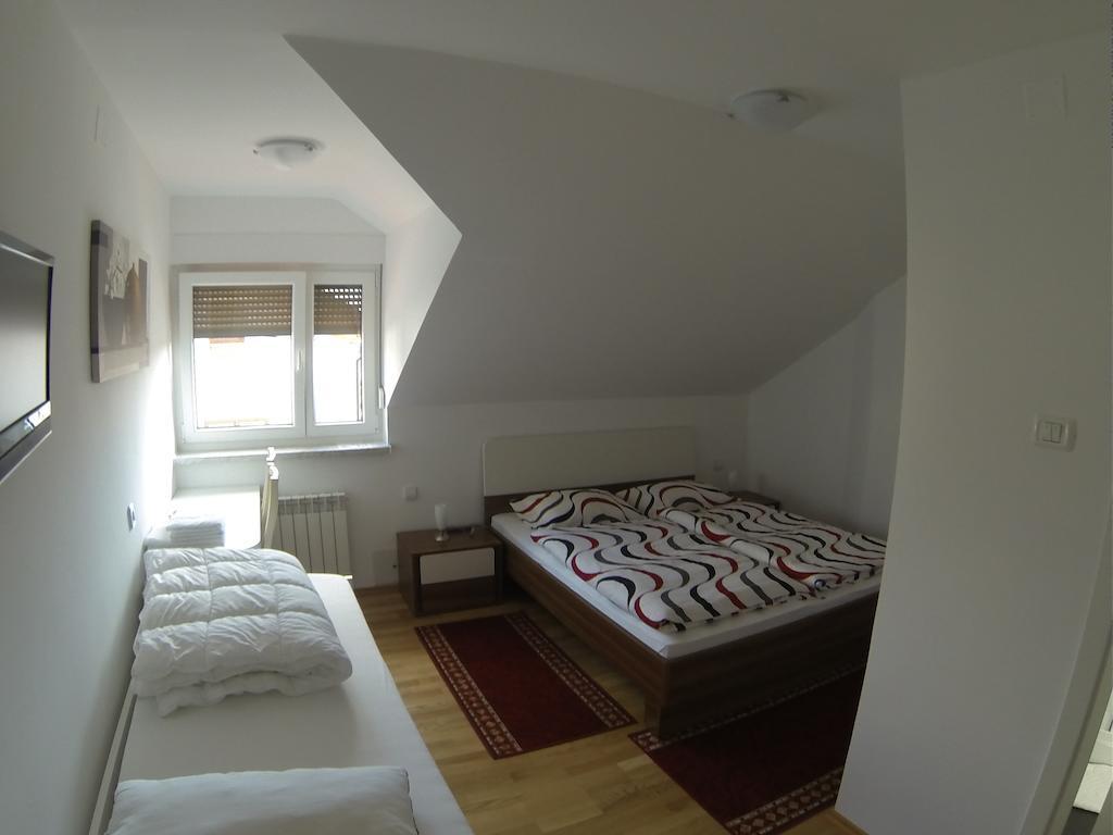 Rooms & Apartment Mira G. Postojna Ruang foto