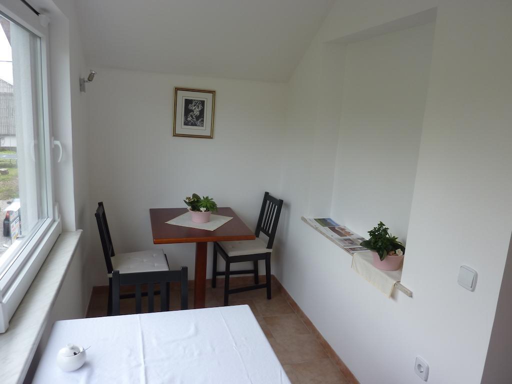 Rooms & Apartment Mira G. Postojna Bagian luar foto