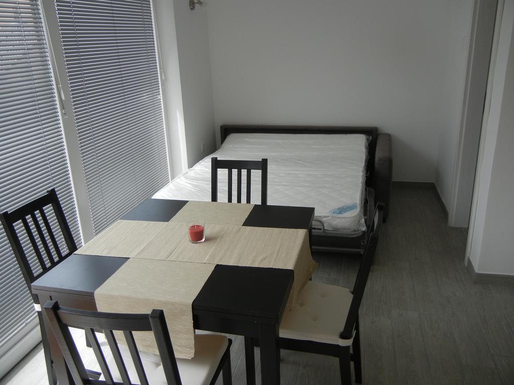 Rooms & Apartment Mira G. Postojna Bagian luar foto